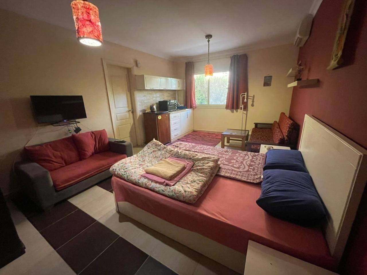 Comfortable In Karma With Private And Pools Family Only Or Female Appartement