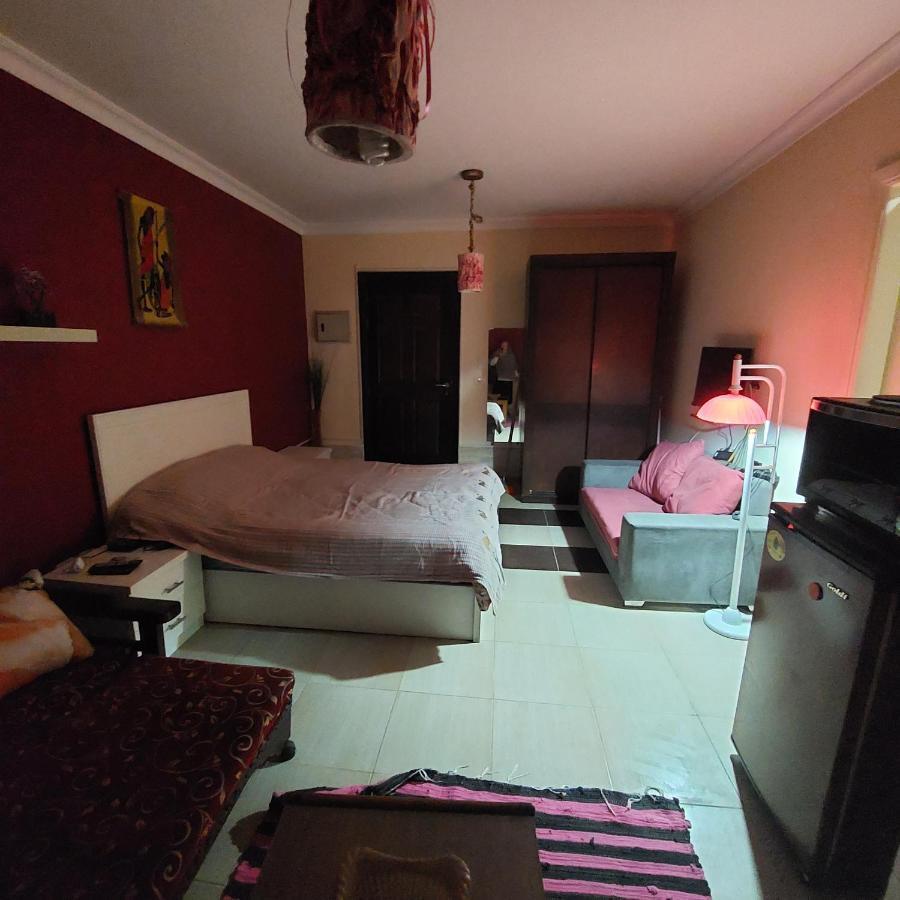 Apartment Comfortable In Karma With Private And Pools Family Only Or Female